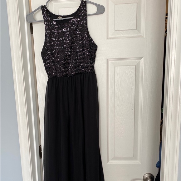 Pinkblush Black sequin and chiffon maternity gown - Picture 2 of 4